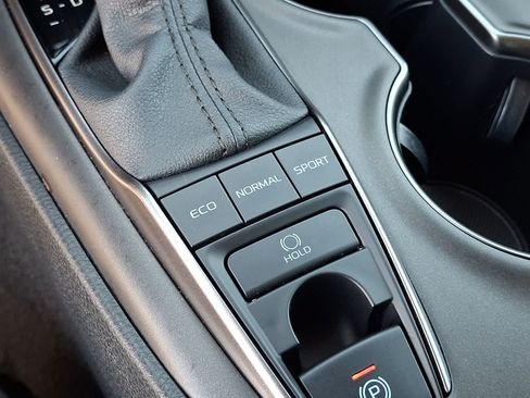 Used 2024 Toyota Camry SE AWD/4WD image 27