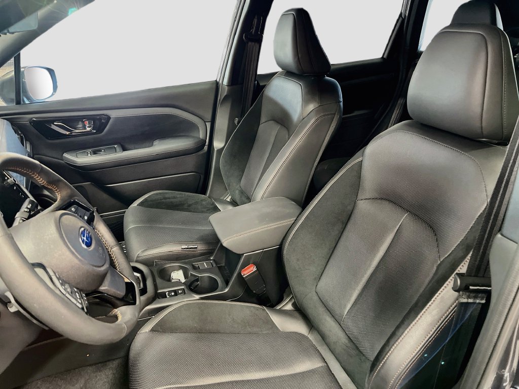 Used 2025 Subaru Forester Touring w/ Popular Package - Touring AWD/4WD image 22
