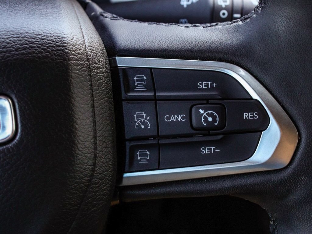 Used 2025 Jeep Compass Limited AWD/4WD image 28