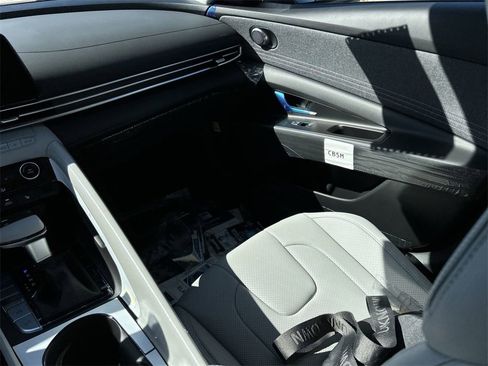 New 2025 Hyundai Elantra Limited image 6