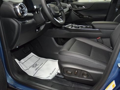 New 2026 Chevrolet Equinox LT w/ Convenience Package II image 38