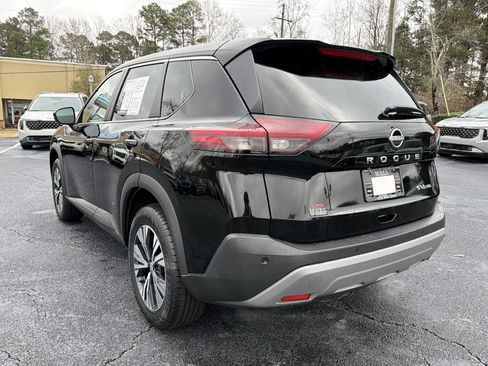 Used 2022 Nissan Rogue SV image 5