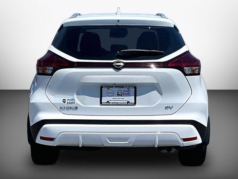 Certified 2023 Nissan Kicks SV FWD image 3