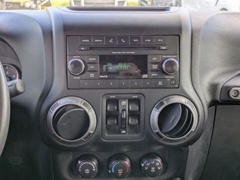 Used 2018 Jeep Wrangler Unlimited Sport S image 16