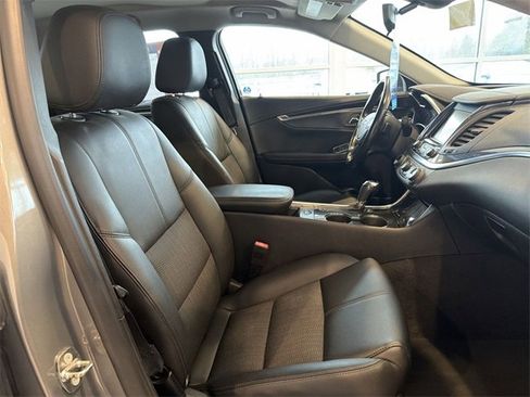 Used 2018 Chevrolet Impala LT image 18
