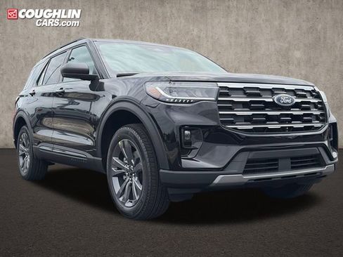 New 2026 Ford Explorer Active w/ Active Comfort Package AWD/4WD image 1