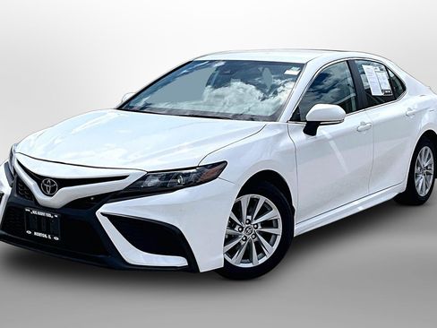 Used 2024 Toyota Camry SE FWD image 13