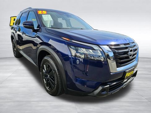 Used 2025 Nissan Pathfinder SV AWD/4WD image 7