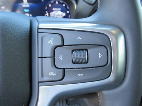 Used 2024 Chevrolet Silverado 1500 LT image 22