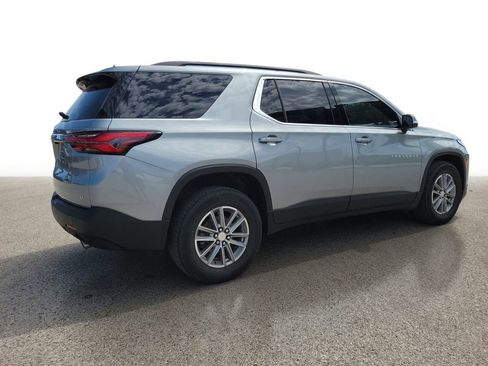 Used 2023 Chevrolet Traverse LT FWD image 4