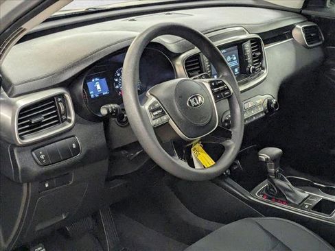 Used 2019 Kia Sorento L image 10