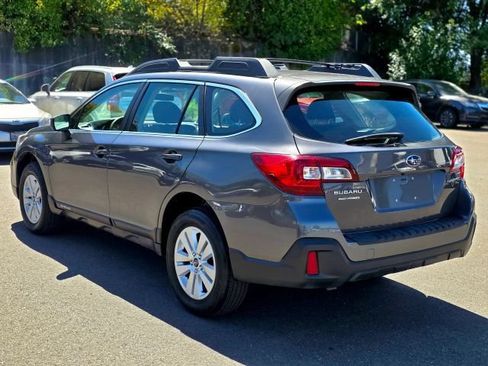 Used 2018 Subaru Outback 2.5i AWD/4WD image 5
