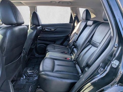 Used 2018 Nissan Rogue SL w/ Premium Package image 17