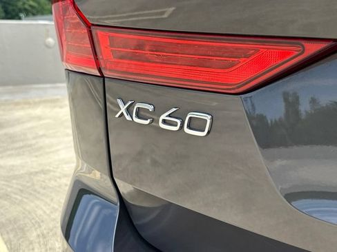 Certified 2023 Volvo XC60 B5 Plus w/ Climate Package AWD/4WD image 38