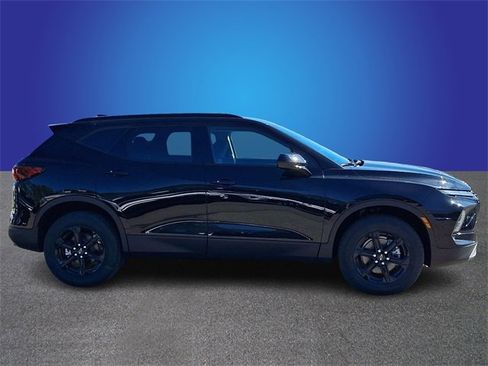 New 2026 Chevrolet Blazer LT image 3