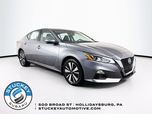 Used 2022 Nissan Altima 2.5 SL image 1