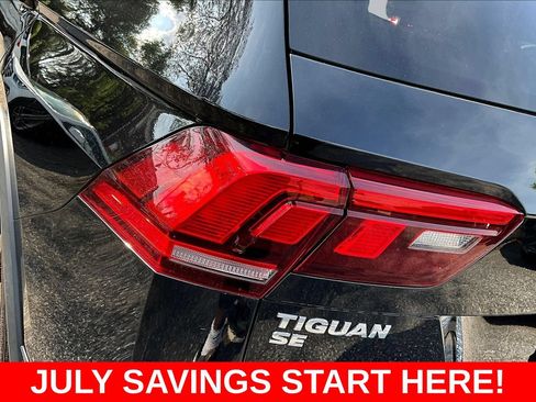 Used 2021 Volkswagen Tiguan SEL AWD/4WD image 28