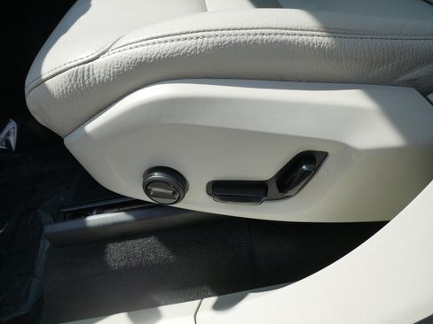 Certified 2023 Volvo XC90 B6 Plus w/ Protection Package Premier AWD/4WD image 29