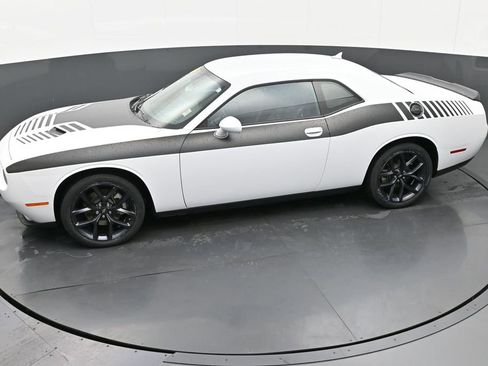 Used 2023 Dodge Challenger SXT w/ Plus Package image 40