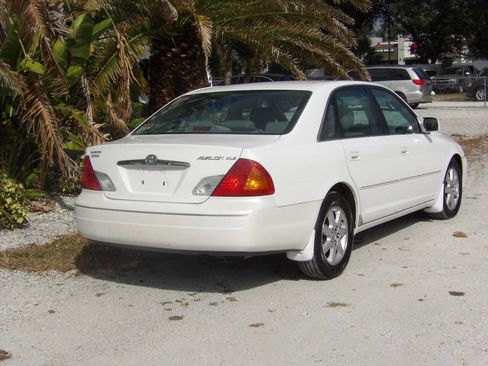 Used 2002 Toyota Avalon XLS image 8