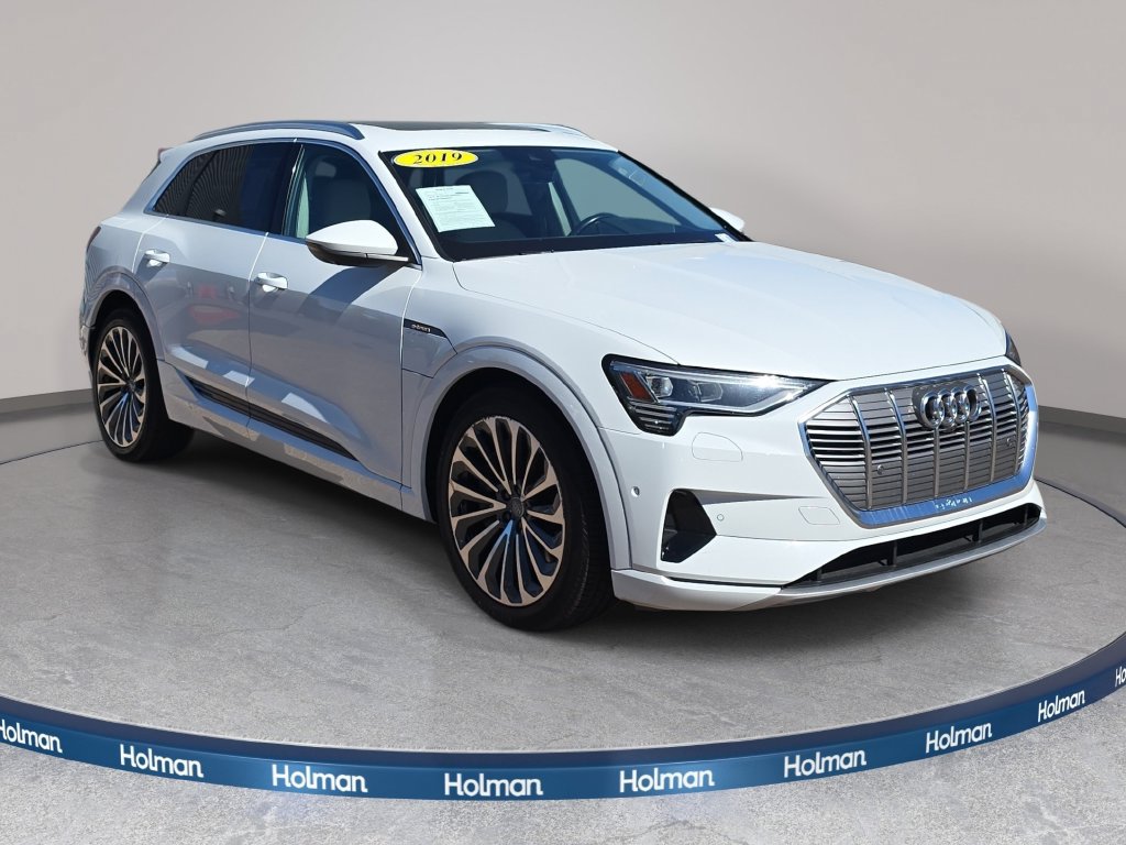 Used 2019 Audi e-tron Prestige w/ Prestige Package AWD/4WD image 4