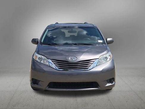 Used 2017 Toyota Sienna LE FWD image 9