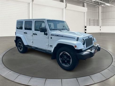 Used 2014 Jeep Wrangler Unlimited Sahara w/ Dual Top Group AWD/4WD image 7