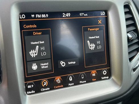 Used 2021 Jeep Compass Latitude AWD/4WD image 9