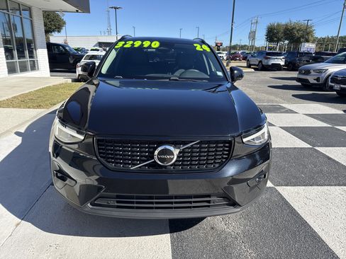 Used 2024 Volvo XC40 B5 Plus w/ Protection Package Premier image 2