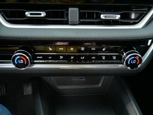 New 2027 Chevrolet Equinox LT w/ Convenience Package II AWD/4WD image 8