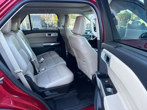 Used 2023 Ford Explorer Limited w/ Limited Technology Package image 22
