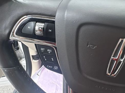 Used 2019 Lincoln Navigator Reserve AWD/4WD image 13