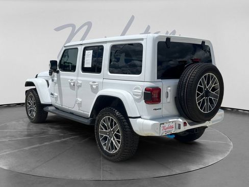 Used 2022 Jeep Wrangler Unlimited Sahara AWD/4WD image 5