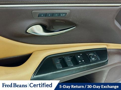 Used 2019 Lexus ES 350 Luxury image 19
