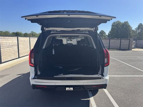 New 2025 Ford Expedition Active image 26