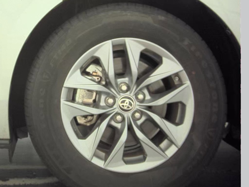 Used 2021 Toyota Sienna LE AWD/4WD image 5