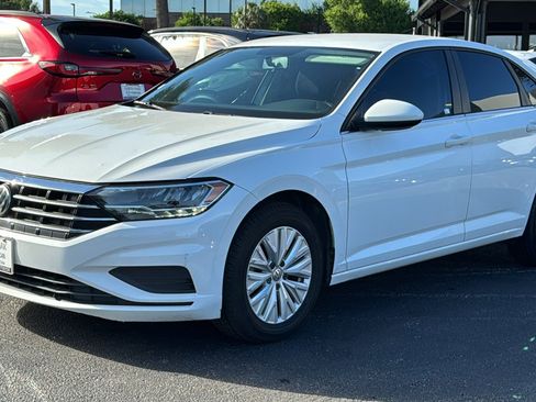 Used 2019 Volkswagen Jetta S image 3