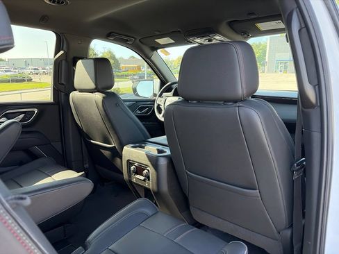 Used 2024 Chevrolet Suburban RST w/ Luxury Package AWD/4WD image 36
