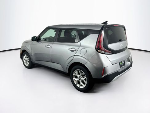 Used 2025 Kia Soul LX w/ LX Technology Package FWD image 5