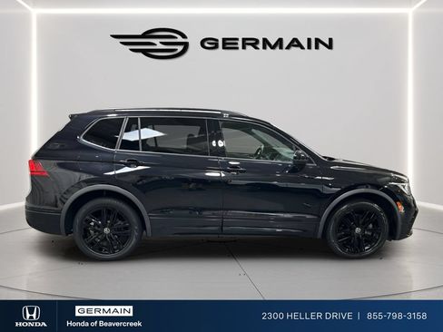 Used 2022 Volkswagen Tiguan SE R-Line FWD image 9