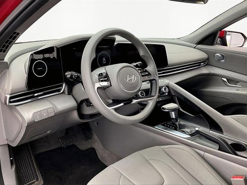 Used 2024 Hyundai Elantra SEL image 14