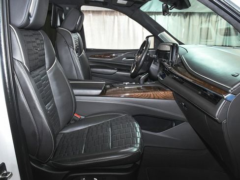 Used 2023 Cadillac Escalade ESV Sport Platinum AWD/4WD image 60