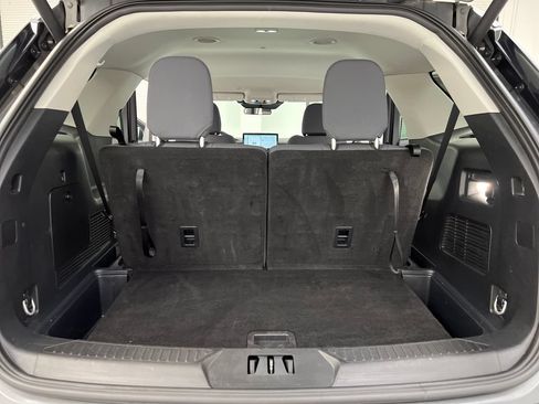 Used 2025 Ford Explorer Active AWD/4WD image 41