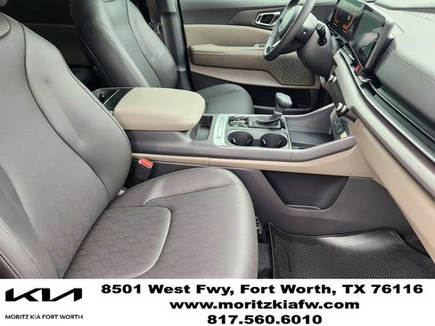 New 2026 Kia Carnival EX FWD image 10