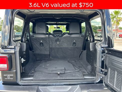 Used 2021 Jeep Wrangler Unlimited Sahara AWD/4WD image 5