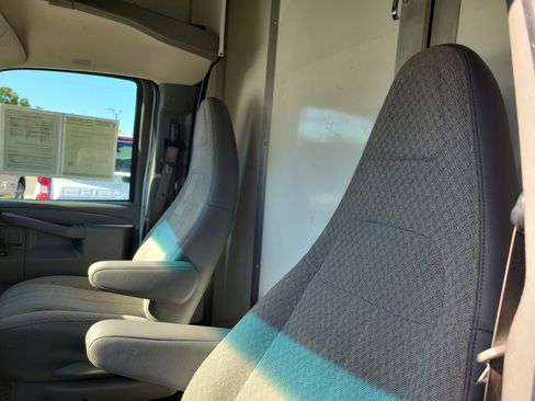 Used 2021 Chevrolet Express 3500 w/ Power Convenience Package image 11
