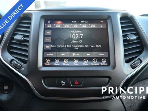 Used 2020 Jeep Cherokee Trailhawk image 14