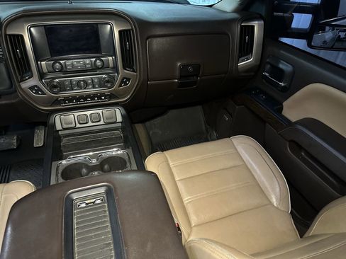 Used 2018 GMC Sierra 2500 Denali w/ Duramax Plus Package AWD/4WD image 10