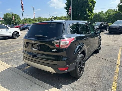 Used 2017 Ford Escape SE AWD/4WD image 5