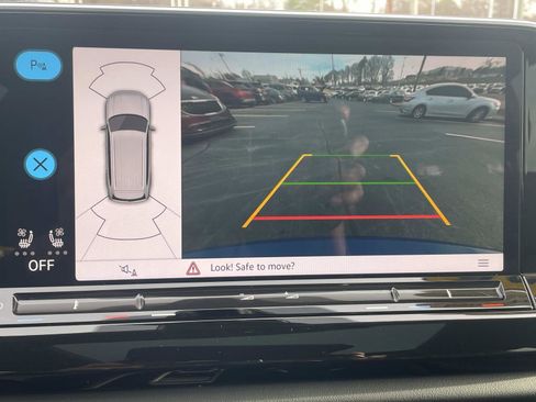 Certified 2025 Volkswagen Atlas SEL image 28
